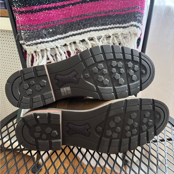 Women’s Ariat Wexford Waterproof Chelsea Boot - 7.5 NWT - Picture 5 of 7